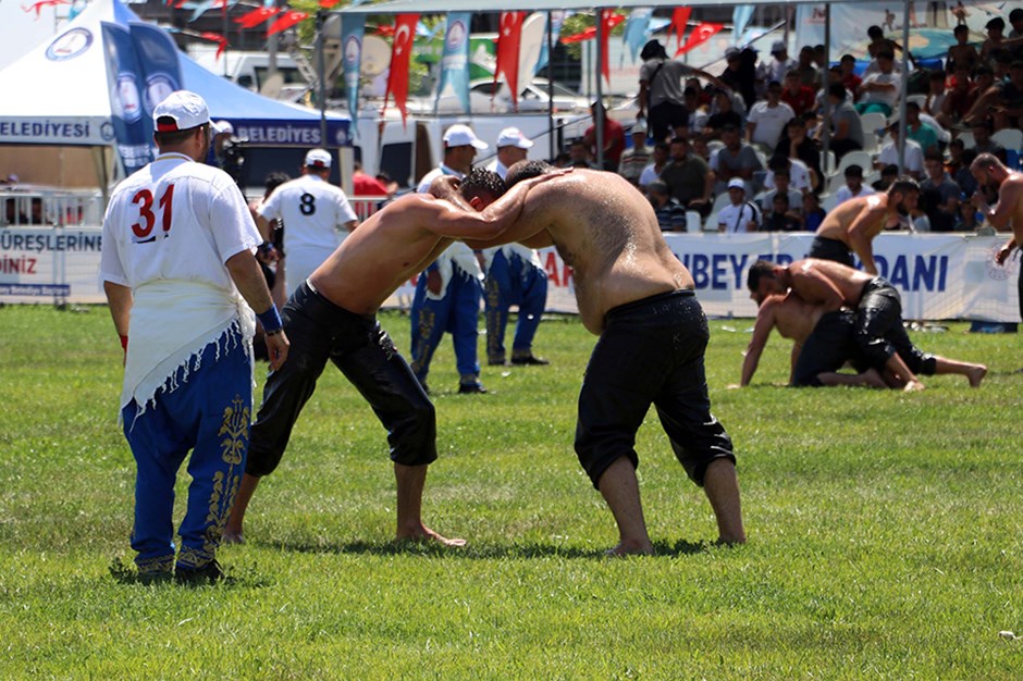 Türkiye Yağlı Güreş Ligi'nin 3'üncü ayağı Gaziantep'te başladı 