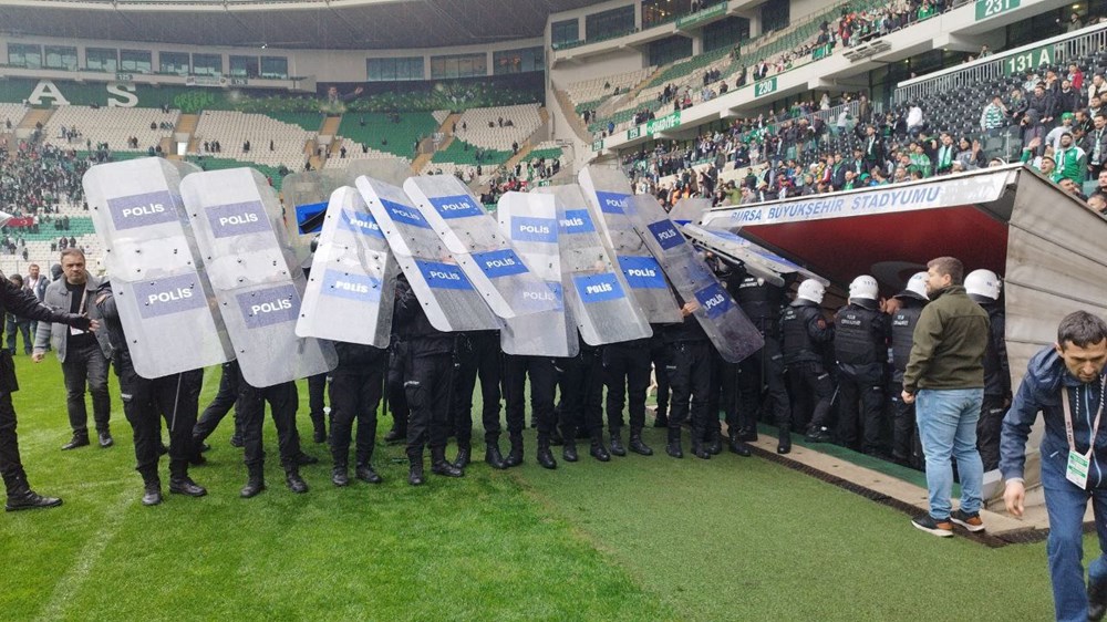 Bursa'da olaylı maç: Soruşturma başlatıldı  - 10. Foto