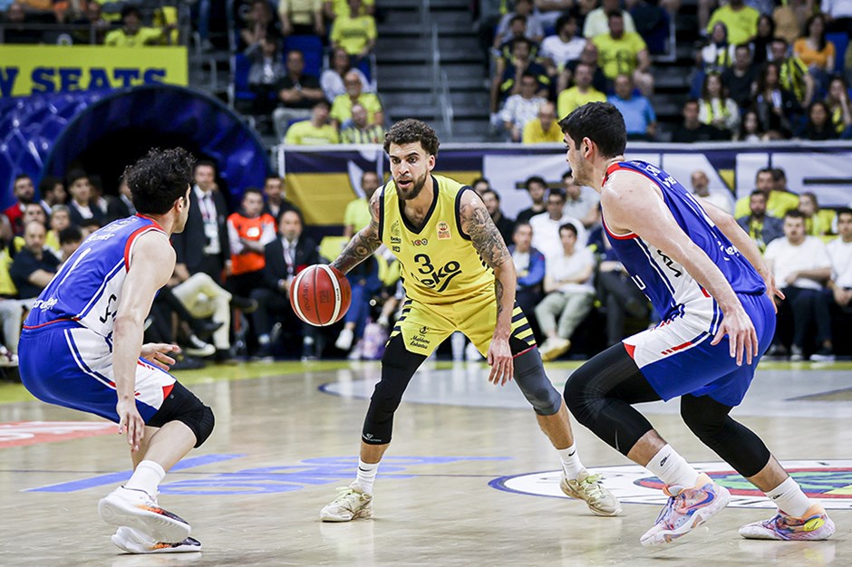 Türkiye Sigorta Basketbol Süper Ligi | Fenerbahçe Beko, Anadolu Efes'i yenerek seride 1-0 öne geçti
