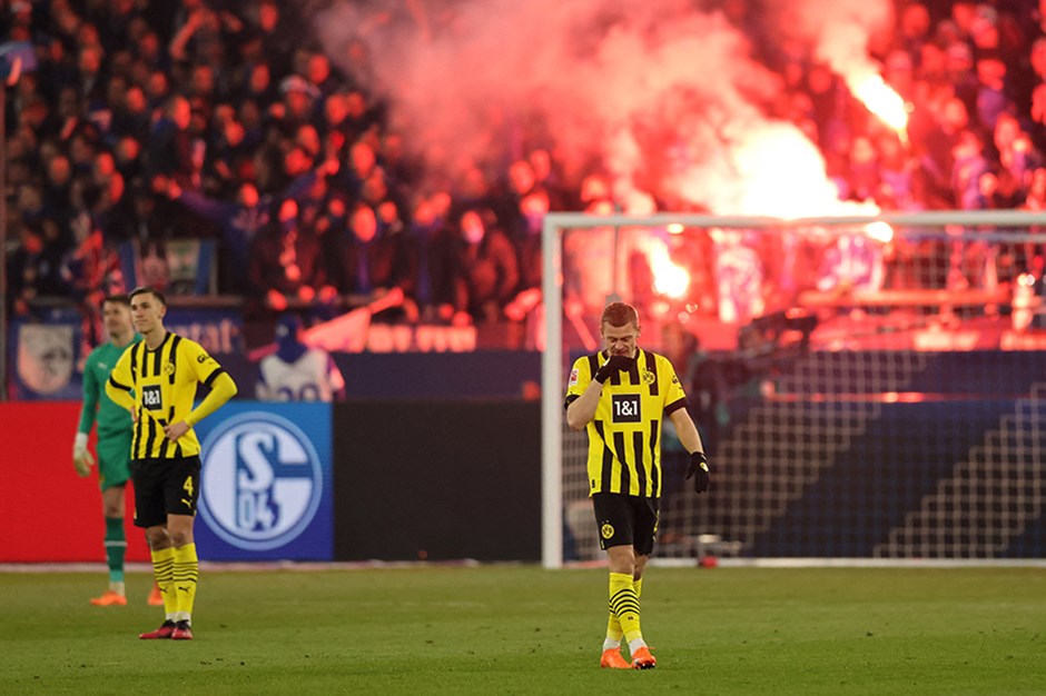 Ruhr derbisinde Schalke'den Borussia Dortmund'a çelme