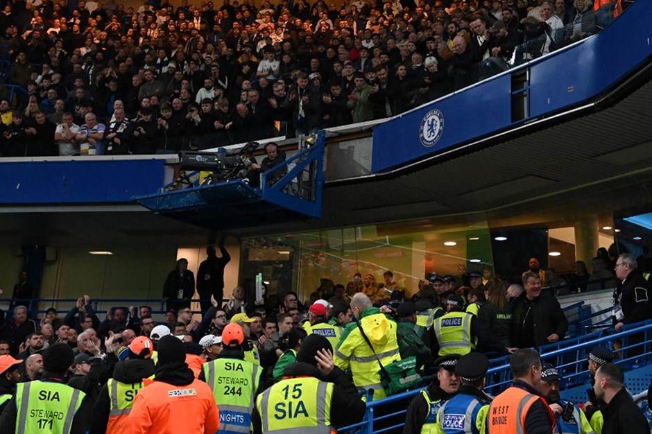 Chelsea maçında tribünden düşen taraftarın kimliği şok etti