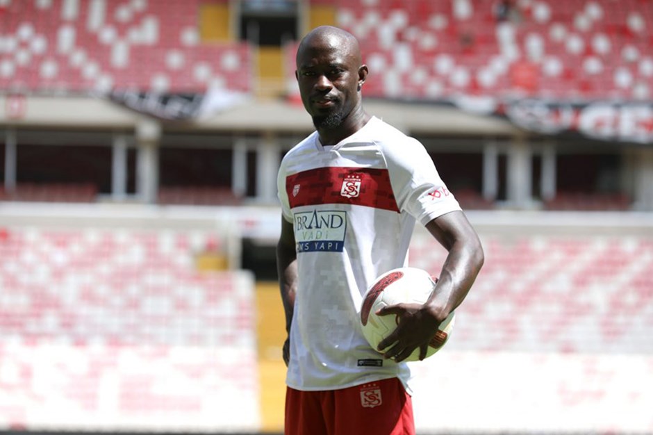 Sivasspor yeni transferini duyurdu