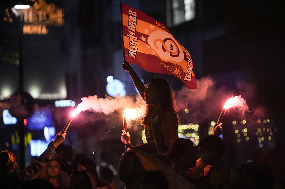 Galatasaraylı taraftarlardan unutulmaz şampiyonluk fotoğrafları!