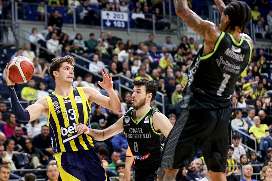 Fenerbahçe Beko, Merkezefendi Basket'i zorlanmadan geçti
