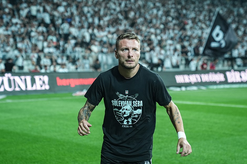 Beşiktaş'ın 4 yeni transferi ilk kez taraftarı önüne çıktı