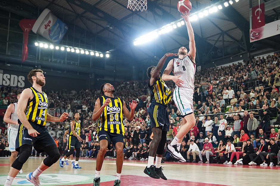 Fenerbahçe Beko İzmir deplasmanında kazandı