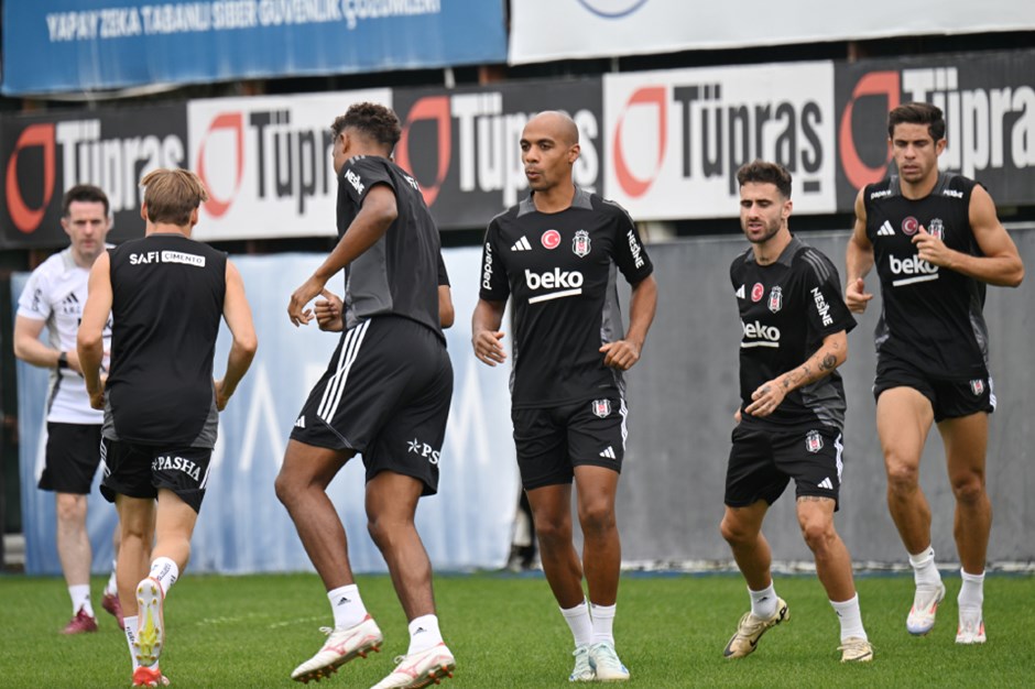 Beşiktaş, Trabzonspor maçının hazırlıklarını 6 futbolcusundan yoksun sürdürdü