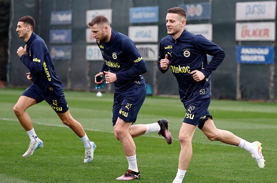 Fenerbahçe'nin transferdeki ilk hedefi belli oldu: Derbiden sonra düğmeye basılacak  - 6. Foto