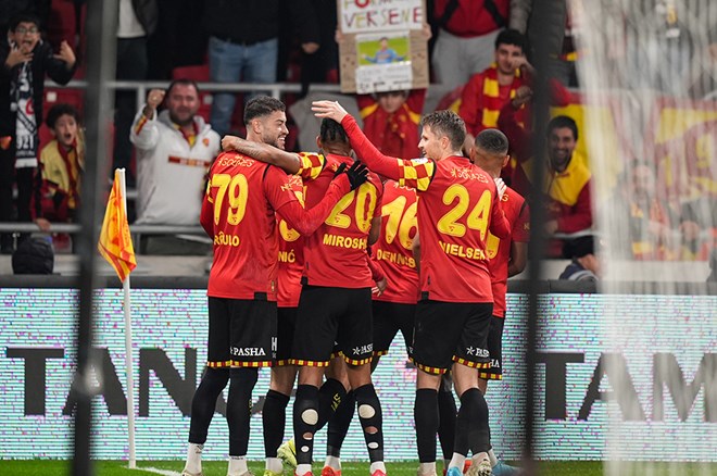 Zirvede büyük sürpriz: Süper Lig'de beklenen güncelleme yapıldı - 5. Foto