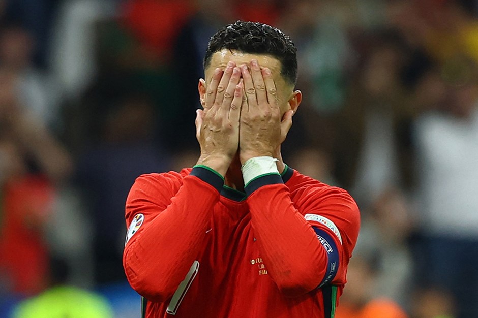Penaltıyı kaçıran Ronaldo göz yaşlarına hakim olamadı- Son Dakika Spor Haberleri | NTVSpor