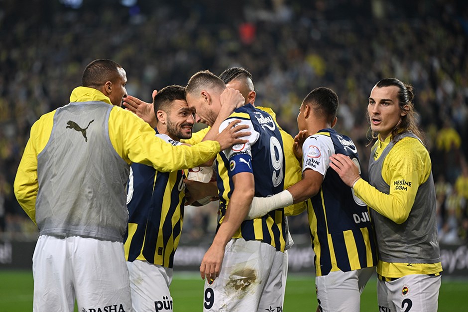4 farklı isimle 4 gollü galibiyet: Fenerbahçe zirve takibini sürdürüyor