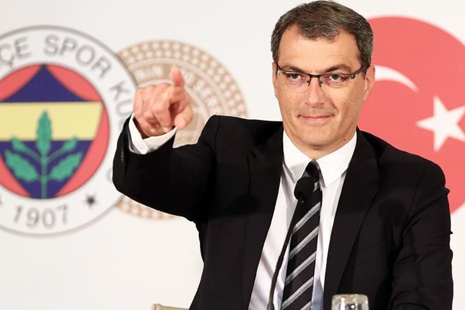 Damien Comolli, Juventus'a imzayı attı