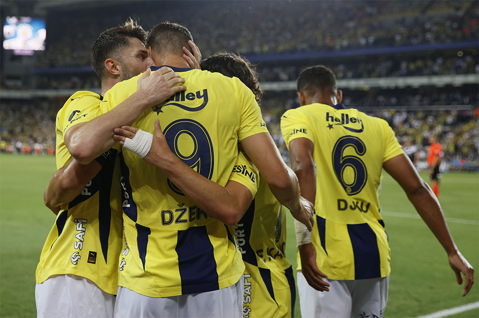 Fenerbahçe'nin galibiyeti Avrupa'da manşetlerde: "Dzeko, Mourinho'nun imdadına yetişti"  - 4. Foto