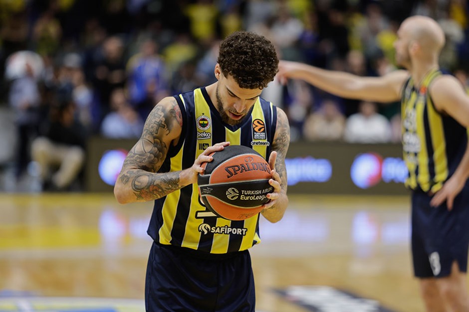 Fenerbahçe Beko'da 2 isim Anadolu Efes'e karşı yok