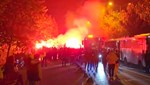 Fenerbahçe taraftarından futbolculara coşkulu karşılama