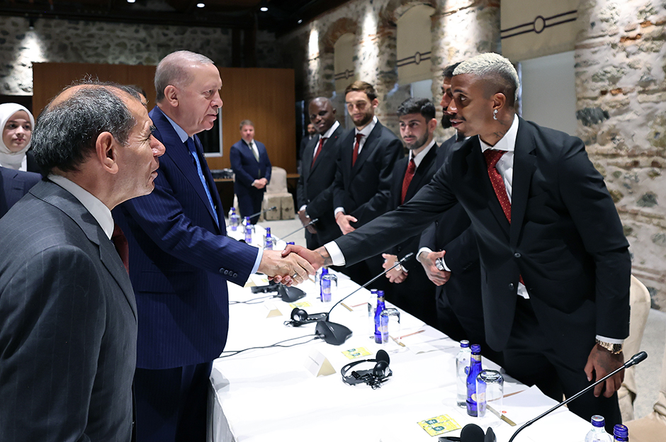 Cumhurbaşkanı Erdoğan, Galatasaray'a Şampiyonlar Ligi'nde başarı diledi  - 2. Foto