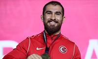 Milli güreşçi Feyzullah Aktürk, dünya üçüncüsü oldu