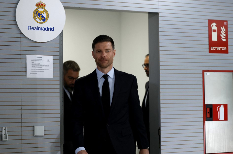 Xabi Alonso ilk basın toplantısında tek tek isim verdi: "Ayrılacak" deniliyordu, işin rengi değişti  - 1. Foto