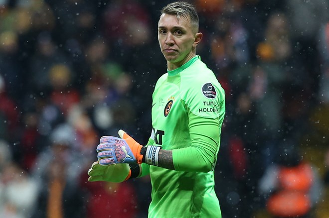 Muslera'nın yerine transfer geliyor: Galatasaray yüklü bonservisi gözden çıkardı  - 3. Foto