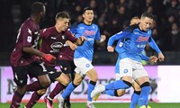 Napoli, Salernitana engelini 2 golle geçti 