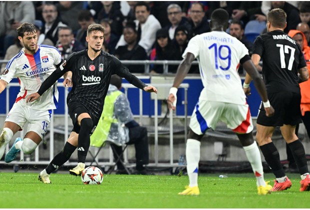 "Ersin’i ıslıklayanlar utandı mı!" | Spor yazarları Beşiktaş için ne dedi? - 2. Foto
