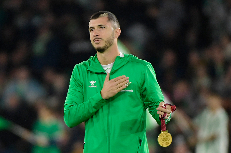 2023-24'te Real Betis forması giyen Guido Rodriguez'in, sezonun tamamlanmasıyla birlikte Barcelona'ya transferi gündeme gelmişti.