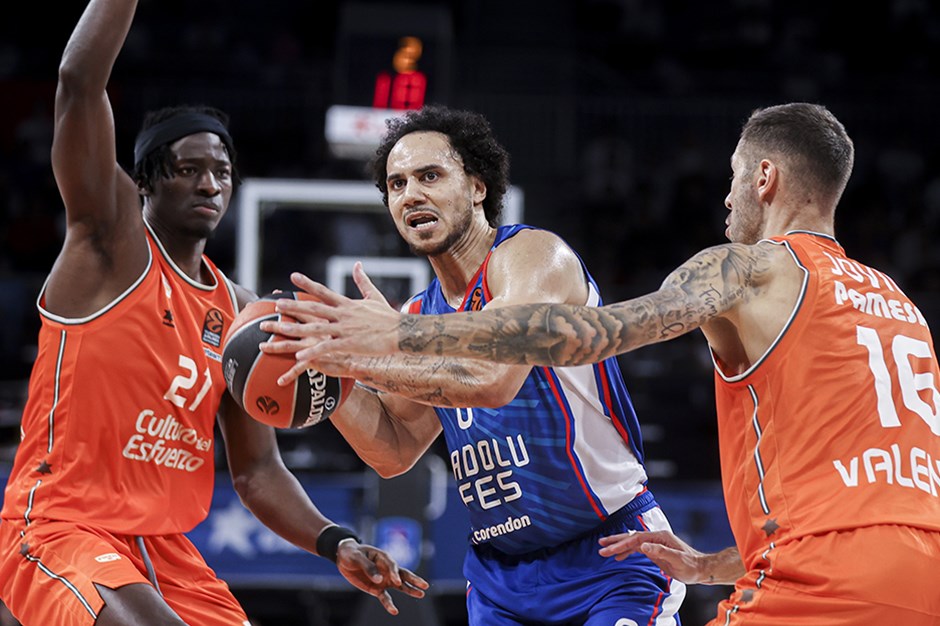 Anadolu Efes, Valencia engelini geçip ikinci galibiyetini aldı: 77-73