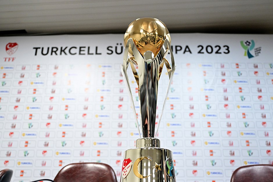 Süper Kupa maçı neden tatil oldu, tekrar oynanacak mı? Galatasaray - Fenerbahçe maçı ertelendi mi, iptal mi oldu?