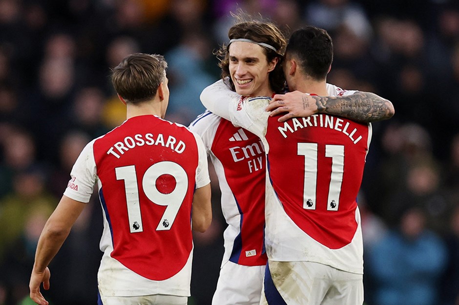 2 kırmızı kart, tek gol: Arsenal'dan Wolves deplasmanında 3 puan