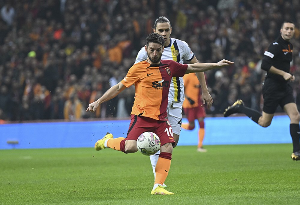 "Kornerden önce faul vardı" Galatasaray için ne yazdılar?  - 10. Foto