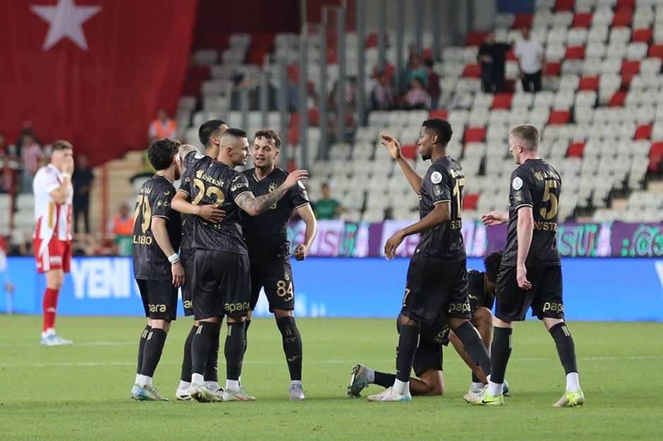 Trabzonspor'dan kupasız ve Avrupasız sezon