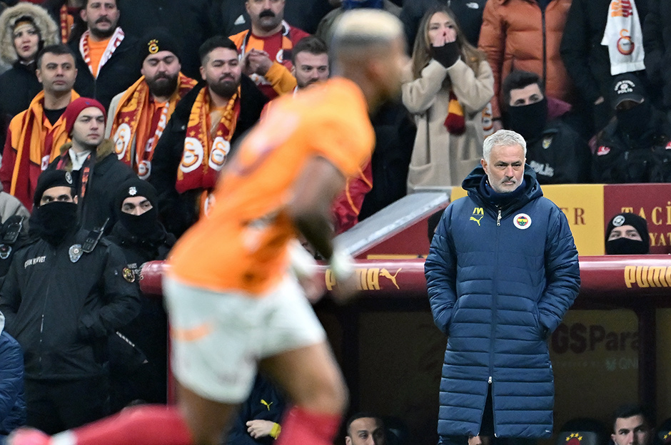 Derbi sonrası görüntüler sızmış, Mourinho açıklamıştı: İşte hakem odasında konuşulanlar  - 2. Foto