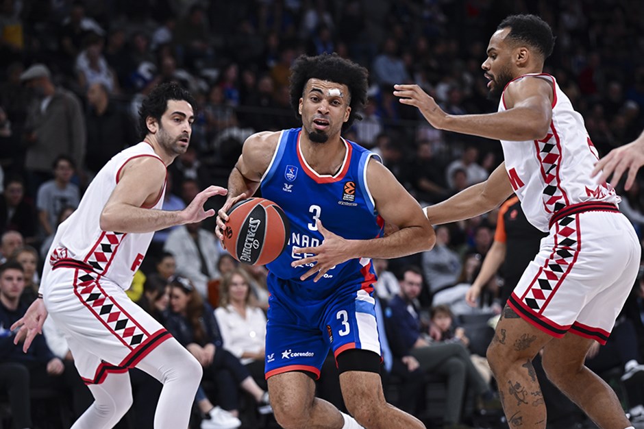 Anadolu Efes son çeyrekte Monaco'ya engel olamadı