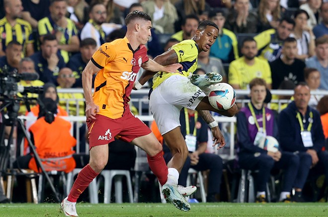 Türkiyə futbol tarixində belə derbi olmayıb: Qalatasaray - Fənərbaxça matçında rekord - 4. Foto