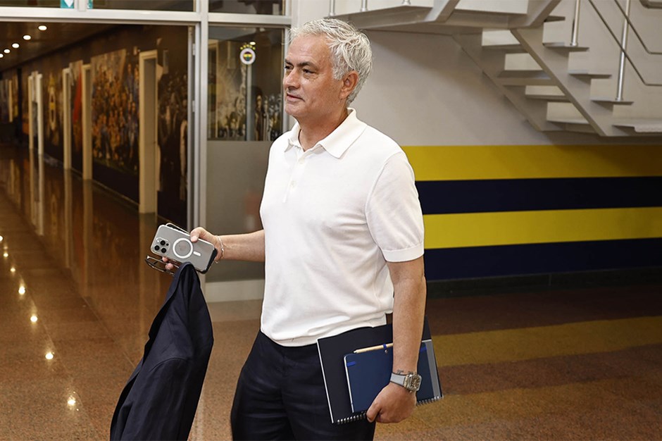 Jose Mourinho, Samandıra'da işbaşı yapıyor