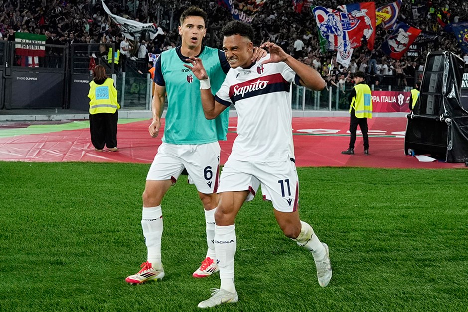 İtalya'da tarihi başarı: Milan'ı devirerek 51 yıllık özleme son verdiler