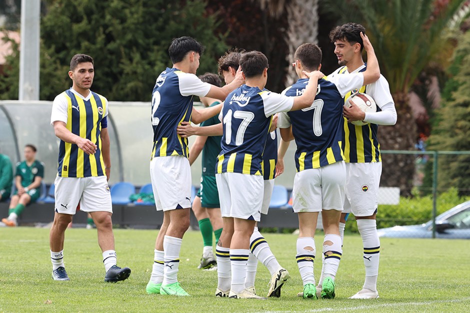 Fenerbahçe U19 takımı geri düştüğü maçı farklı kazandı
