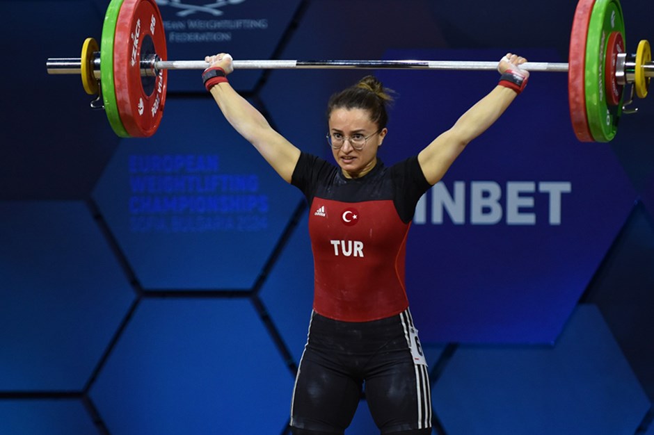 Aysel Özkan'dan Avrupa Şampiyonası'nda bronz madalya