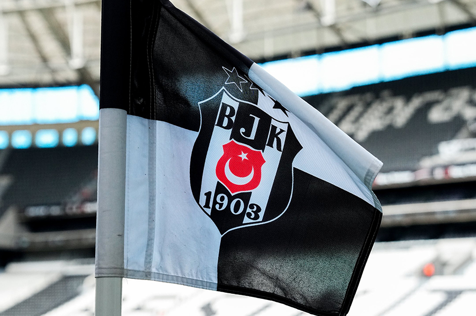 Beşiktaş'ta 4 imza resmen açıklandı