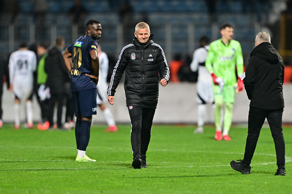 "Süper Lig'de bir Premier Lig oyuncusu" | Spor yazarları Kasımpaşa-Beşiktaş maçı için ne dedi?  - 4. Foto
