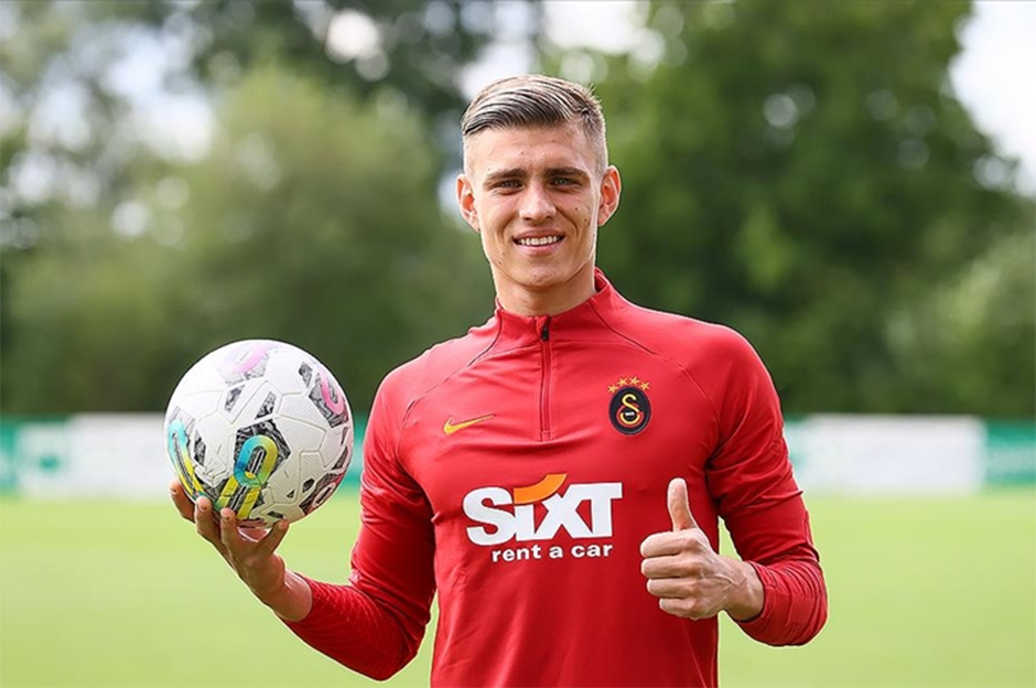 Galatasaray'da bir ayrılık daha yaşandı: Yeni takımı belli oldu  - 6. Foto