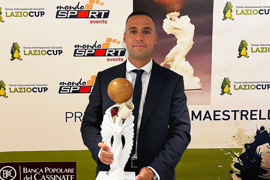 Roma U18 teknik direktörü Tuğberk Tanrıvermiş'e büyük onur