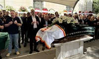 Hayatını kaybeden eski milli tenisçi Necdet Kestelli, İzmir'de son yolculuğuna uğurlandı