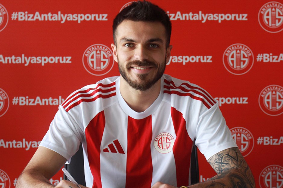 Antalyaspor, Abdullah Yiğiter ile 3 yıllık sözleşme imzaladı