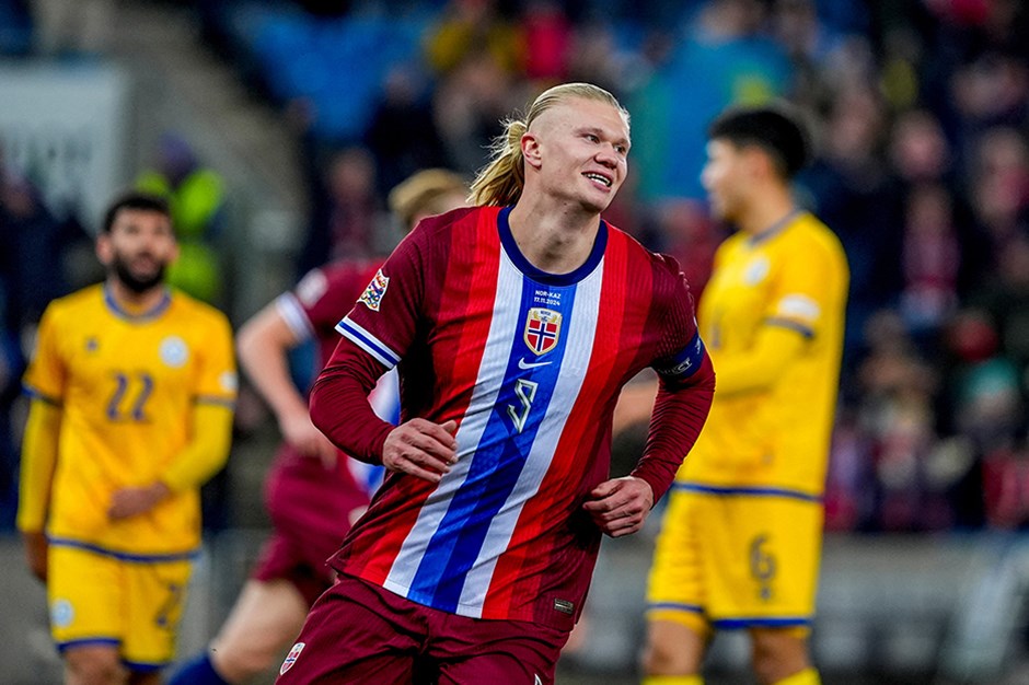 Haaland hat-trick yaptı: Norveç üst lige çıktı