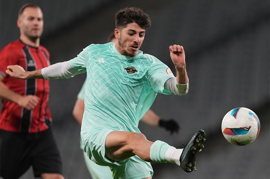 Esenler Erokspor'dan Fenerbahçe'ye: Yıldız futbolcunun yerine 150 bin euroluk takviye  - 5. Foto