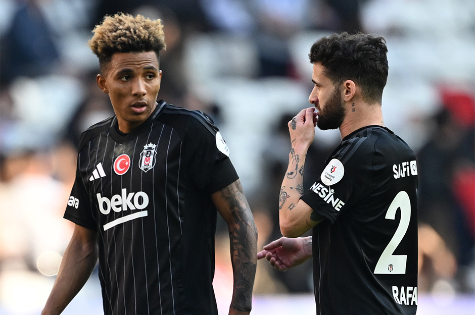 Solskjaer derbilere damga vurdu: Fenerbahçe maçıyla Beşiktaş tarihine geçti  - 3. Foto