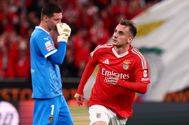 Kerem Aktürkoğlu, Benfica'da tarihi değiştirdi: 59 yıl sonra en iyisi  - 1. Foto