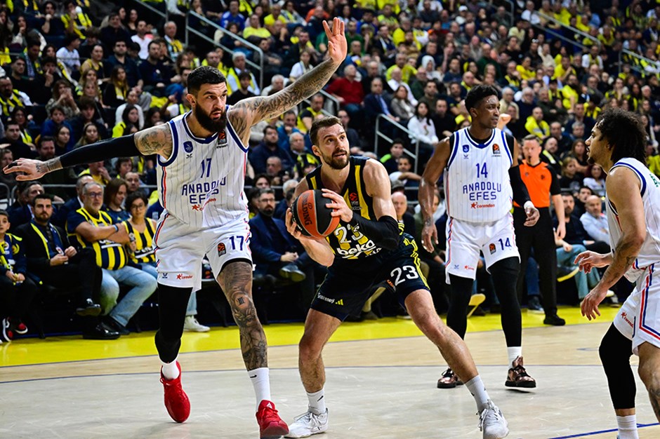 Fenerbahçe Beko evinde Anadolu Efes'i yıktı