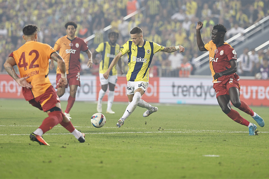 Fenerbahçe - Galatasaray (Canlı anlatım)